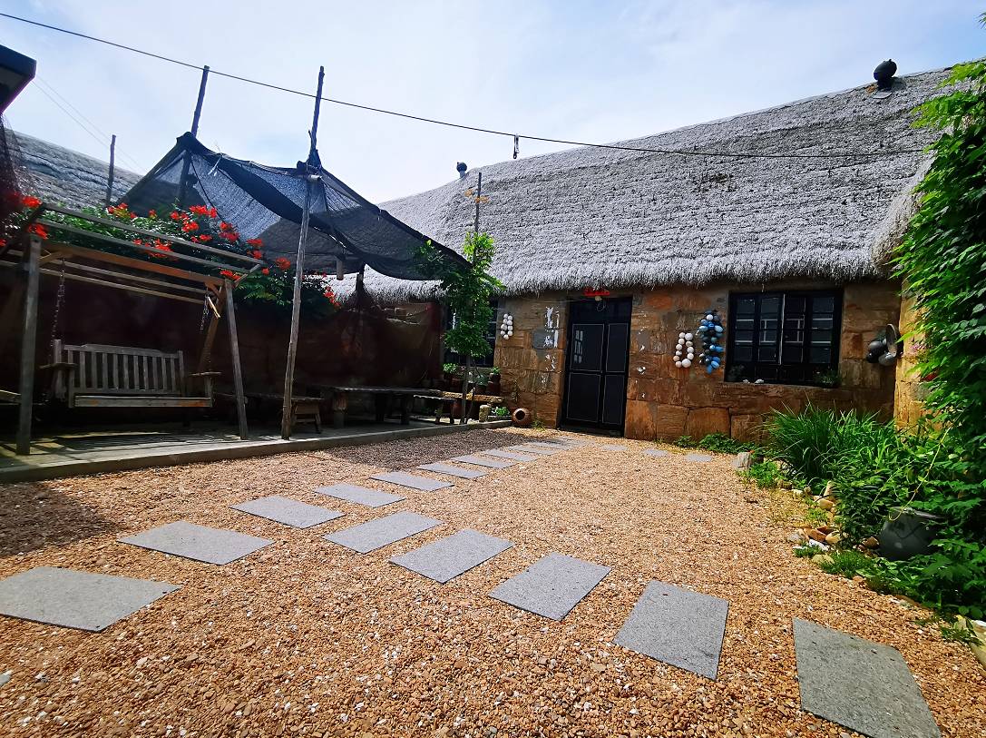 「鯃鑨人家.海草房民宿」东楮岛海草房渔家院