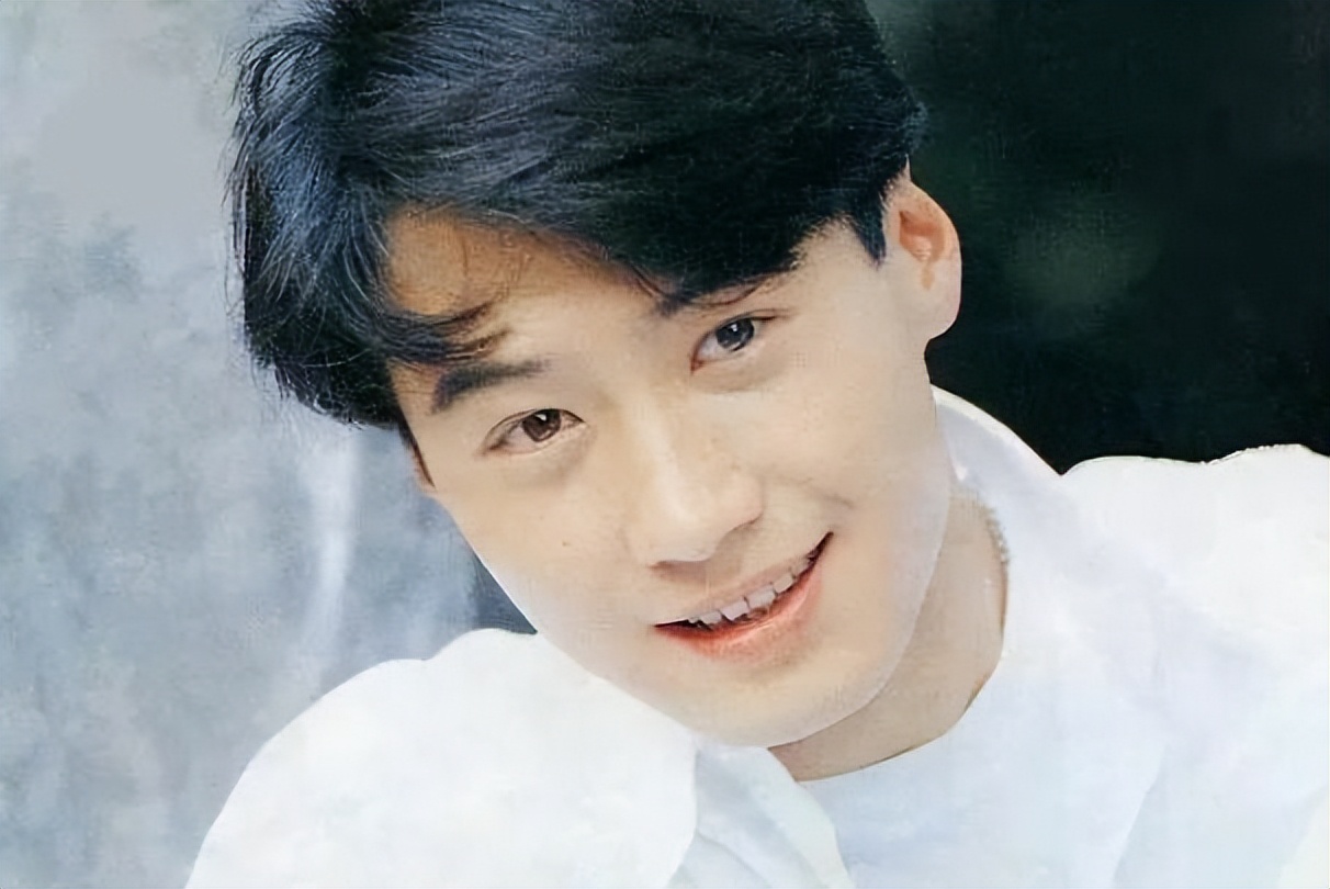 友情越位,恋人未满,1997年的黎明和李嘉欣,是多少人的意难平?