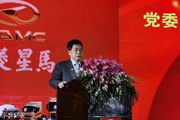 重卡大佬退居二线,吉利商用车要有大动作?