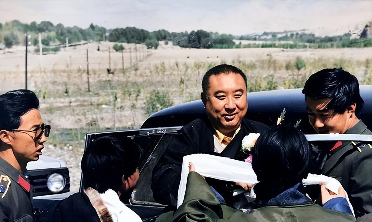 1989年51岁的十世班禅为何突然圆寂他在最后时刻都经历了什么