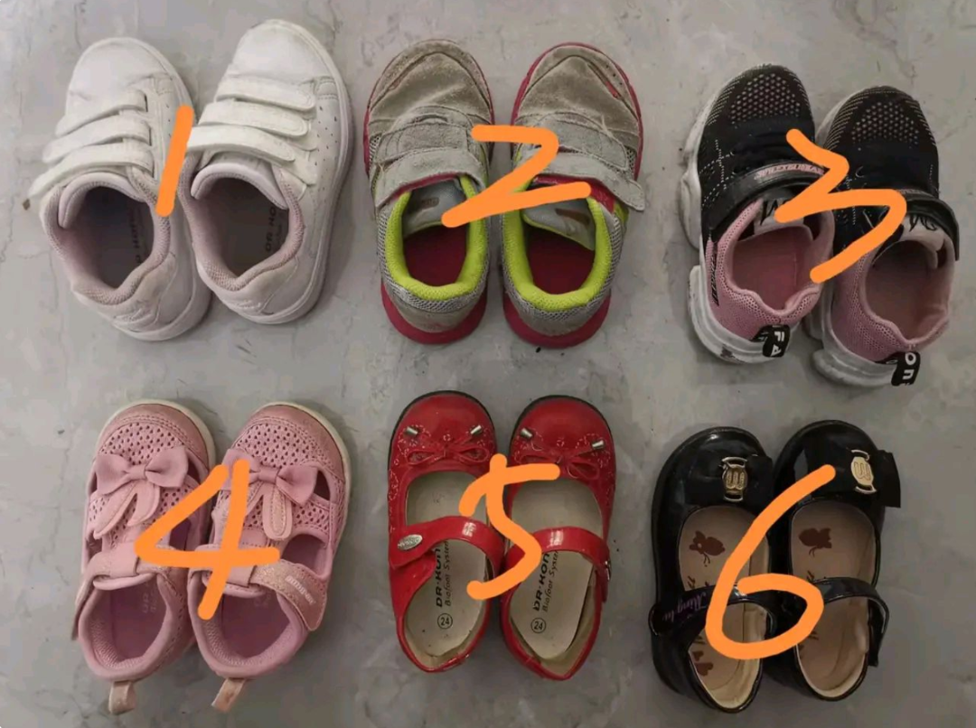 宝妈在群里出售孩子旧鞋10元一双有无必要网友白送都不要