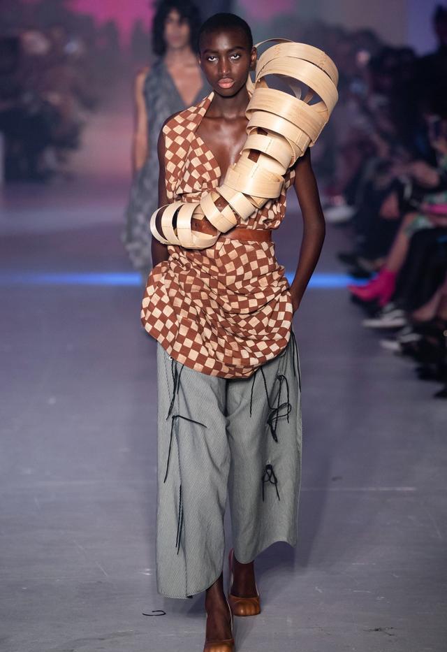 抱歉我真的不懂时尚!盘点巴黎时装周2020春夏奇葩设计