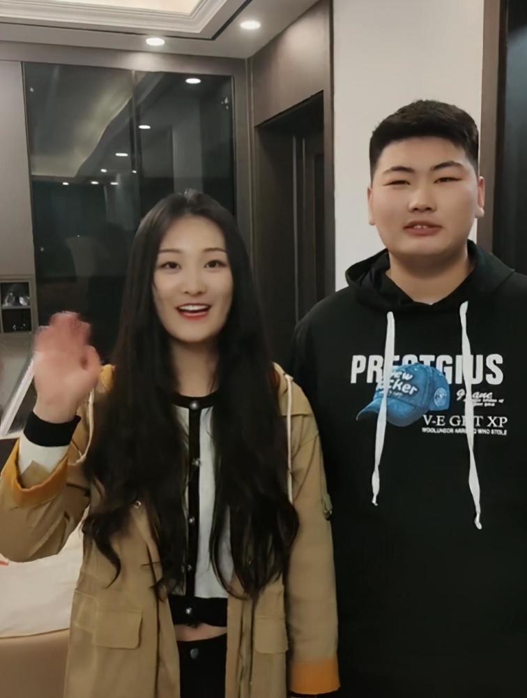 大衣哥儿子离婚?陈亚男抱怨朱单伟不学无术:没花过他家一分钱