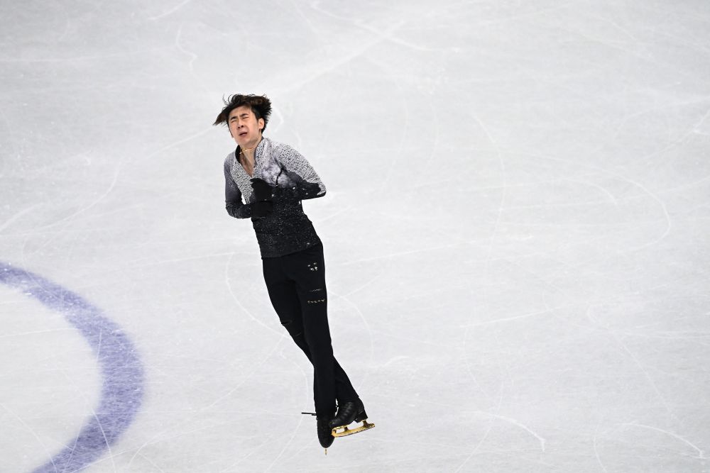 陈巍5个四周跳夺花滑世锦赛三连冠,羽生结弦获铜牌