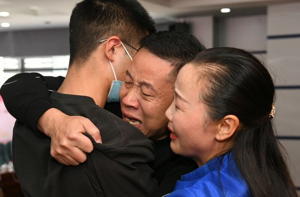 孙卓照片曝光,颜值在线,网友:撞脸郭麒麟