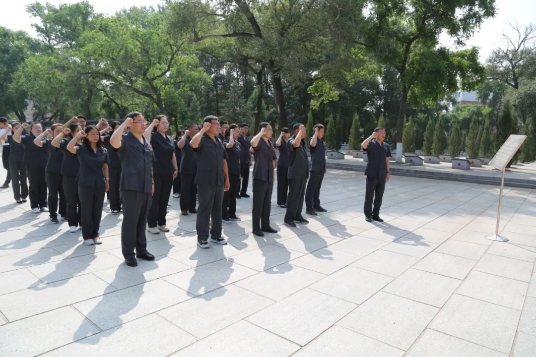 前郭县烈士陵园人物图片