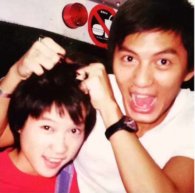 蒋祖曼:15岁拍电影,22岁当继母,养10只猫,人生境界与众不同