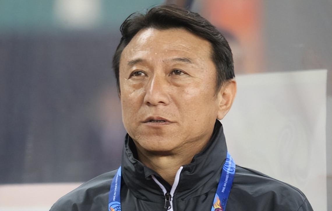 城市,上半场补时阶段,主裁判陈浩向禁区内的沈阳队后卫出示了一张黄牌