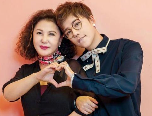 华晨宇自曝母亲因癌症去世,被质疑蹭刘维热度,张碧晨莫名遭牵连