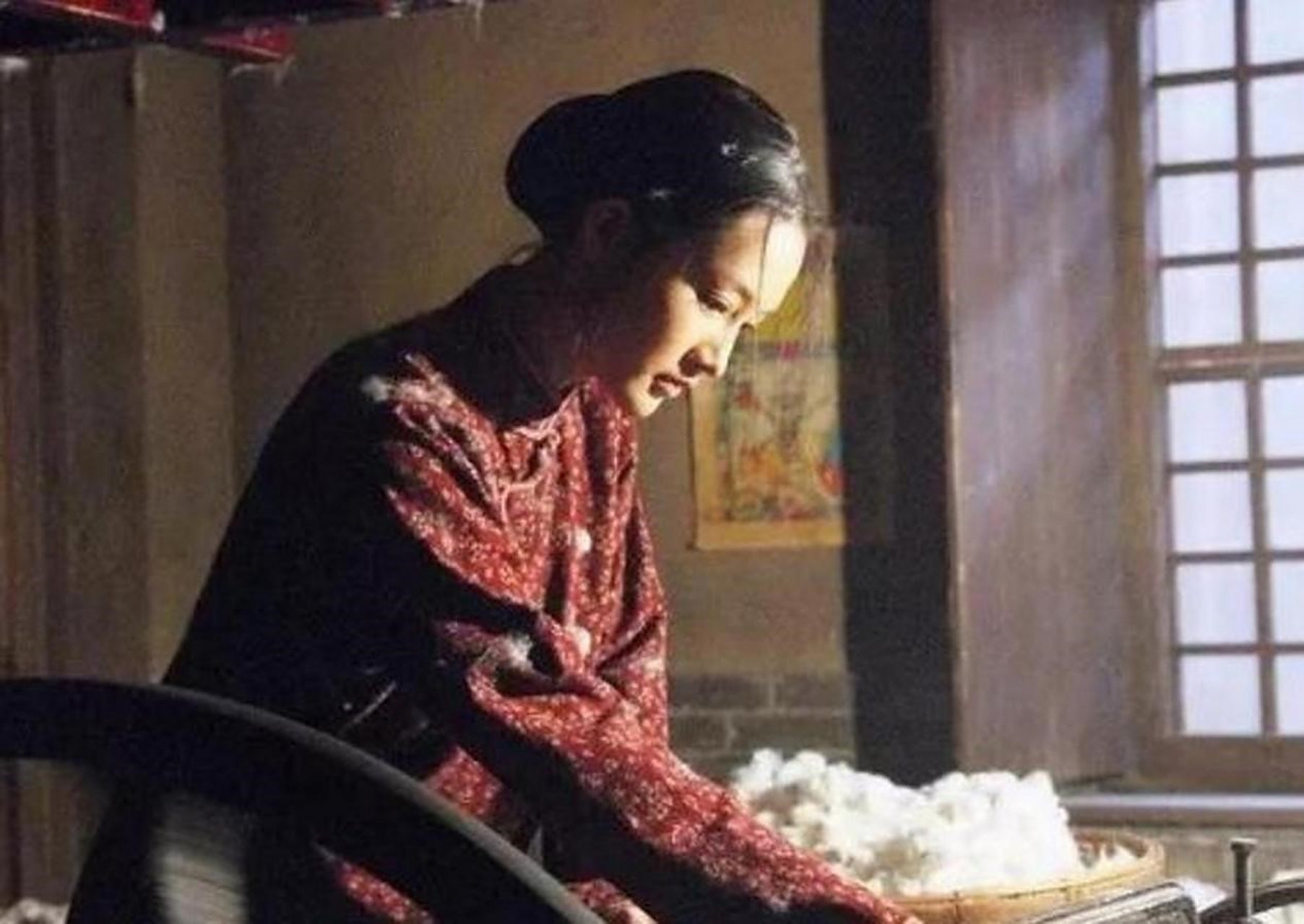 《白鹿原》:田小娥处子之身被卖,成"泡枣"的药炉,大胆描写是在哗众取