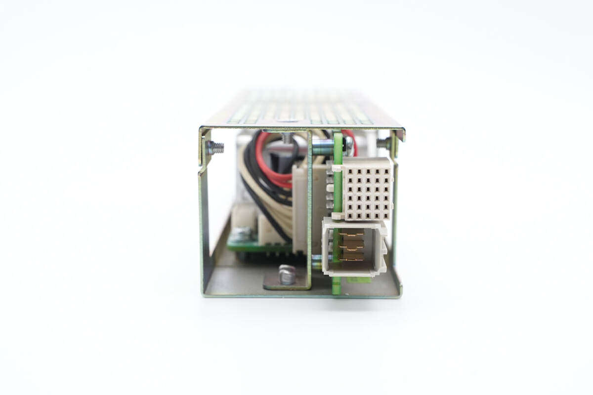 我们把华为optix osn500光传输系统60w电源拆了,比想象的要简单