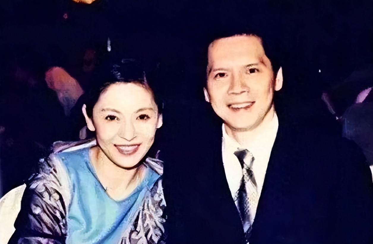 二,跌宕人生:向太陈岚的传奇经历