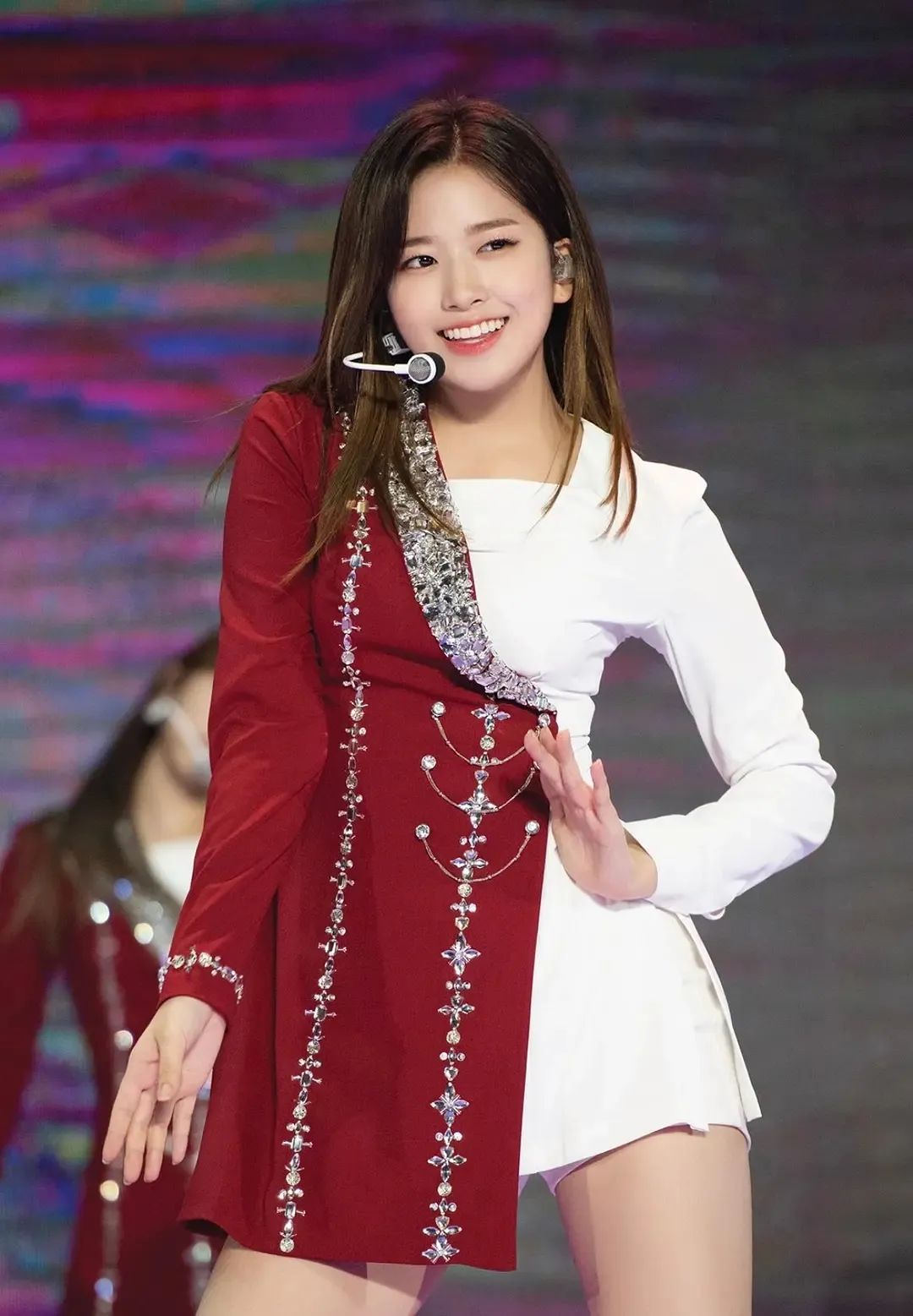 安宥真被称为"韩国腿精"的她,优雅柔美,令人心醉神迷