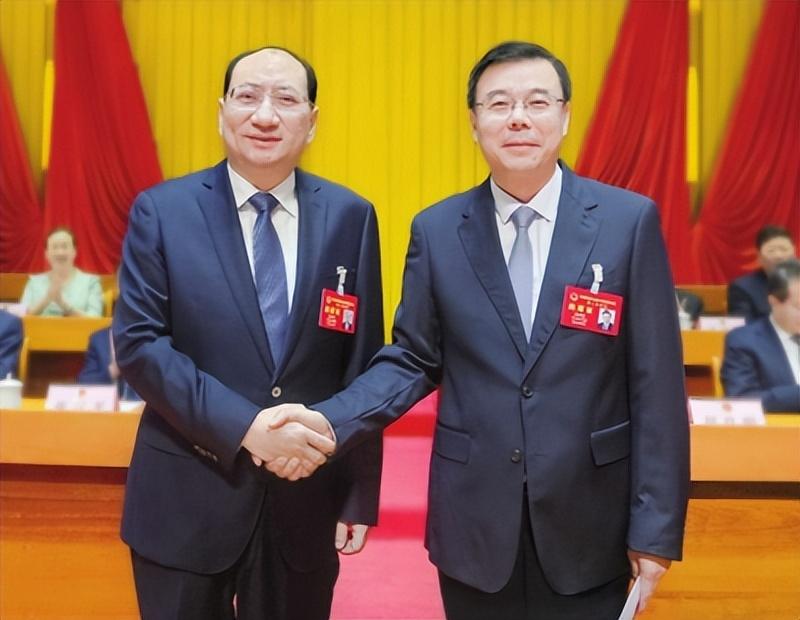 胡玖明当选孝感市市长半年两次履新