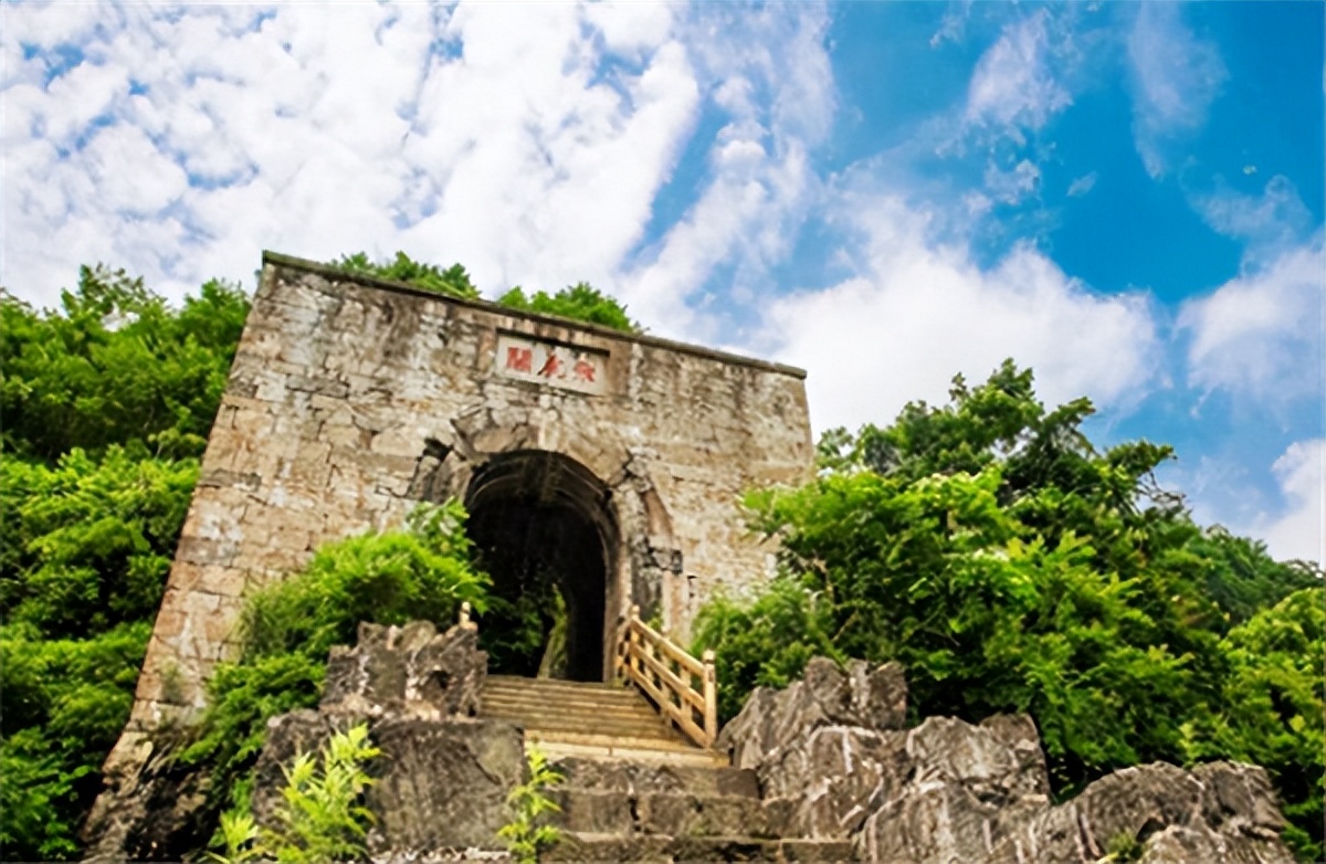 西南土司根本不服中央,中央是如何彻底控制他们的?全凭两少一宽