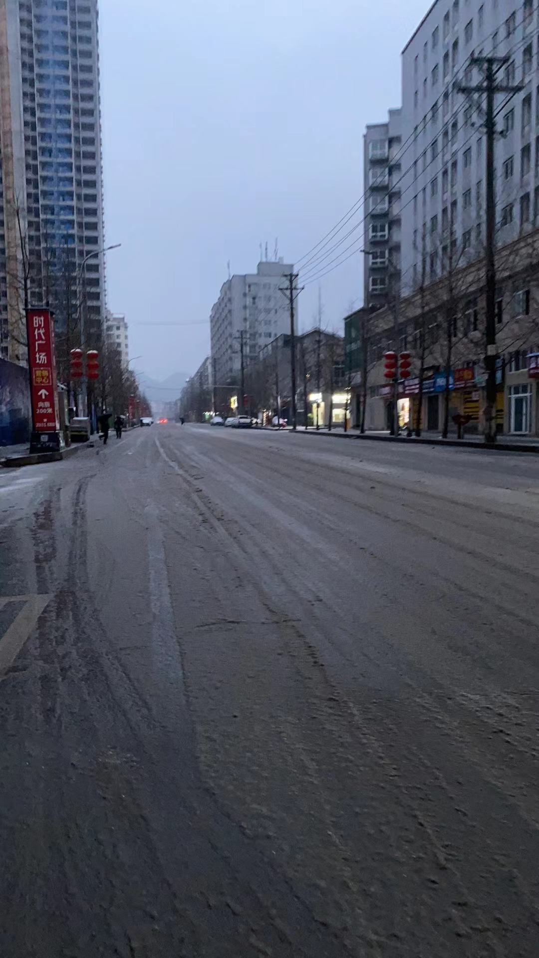 一夜大雪湘西大地白茫茫一片我来晒晒朋友圈的雪景附路况