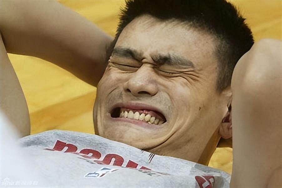 回顾43岁的姚明体重超400斤妻子风韵犹存13岁女儿身高近19米