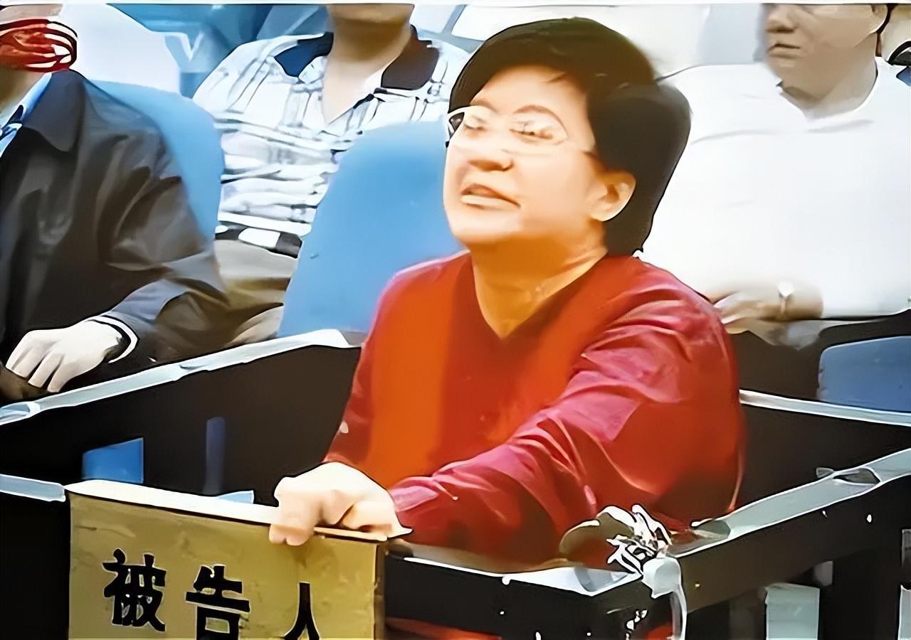 纪实:"女色魔"安惠君,潜规则多名男下属,受贿上百万后落马