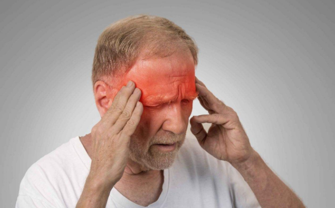 头晕不一定是高血压,可能是颈椎病!教您在家2分钟自测,收藏好