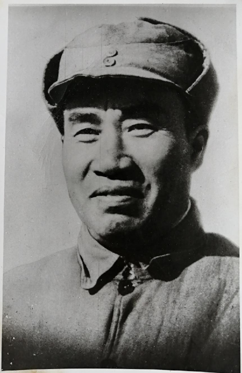 老照片:朱总司令一副敦厚样子,但是十分威武