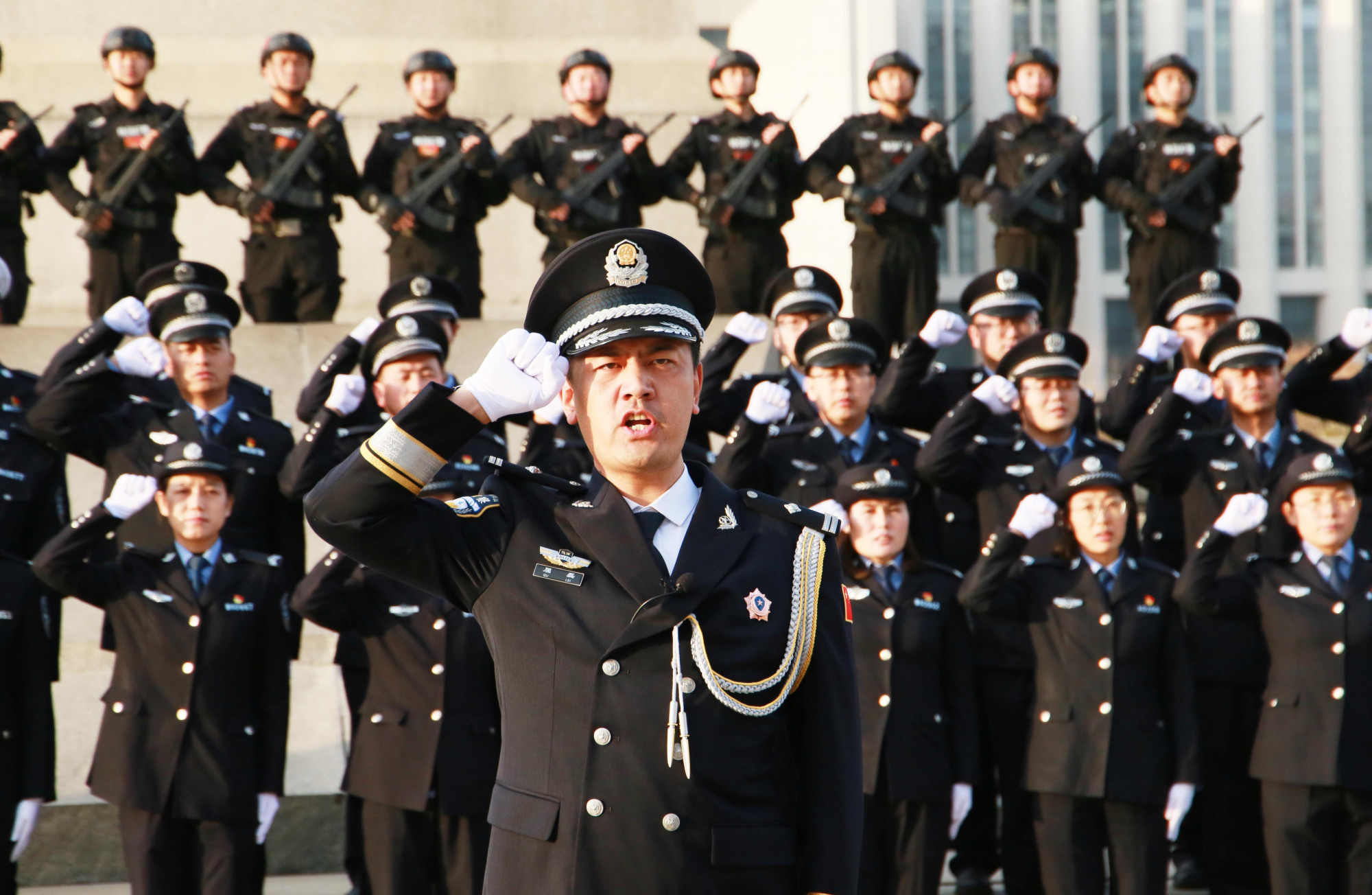 用行动践行使命」神木市公安局组织开展《公安机关人民警察誓词》宣誓
