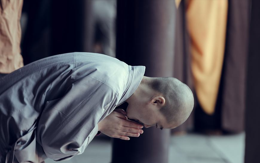 震撼我价值观,开香烛祭品店的孟婆婆,详说烧香祭祀的秘密