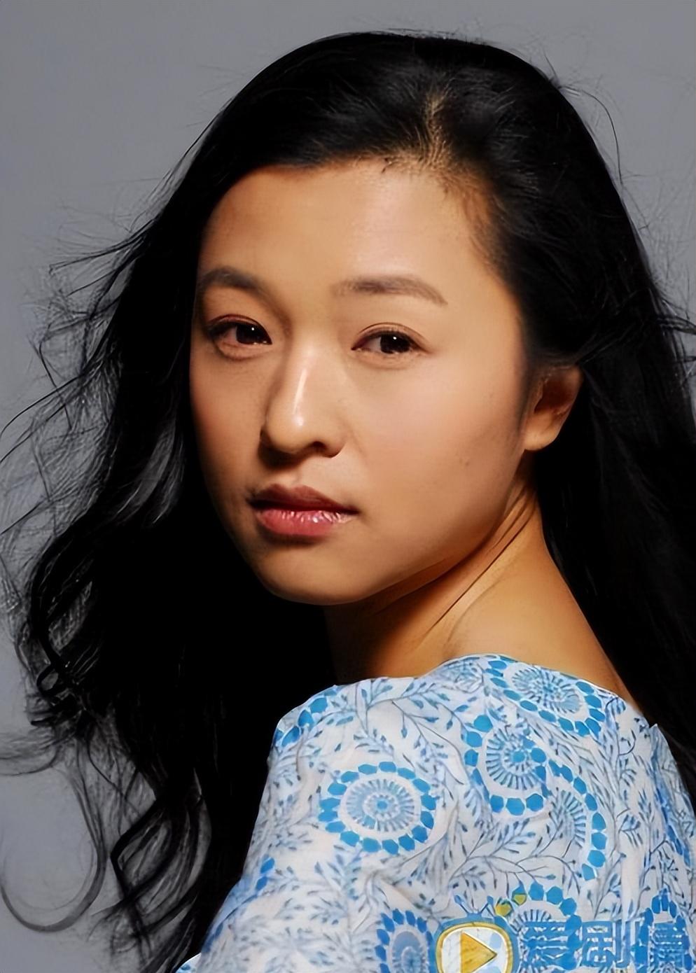 演员魏小军:40岁走红,45岁"消失",如今新身份露面惊艳众人