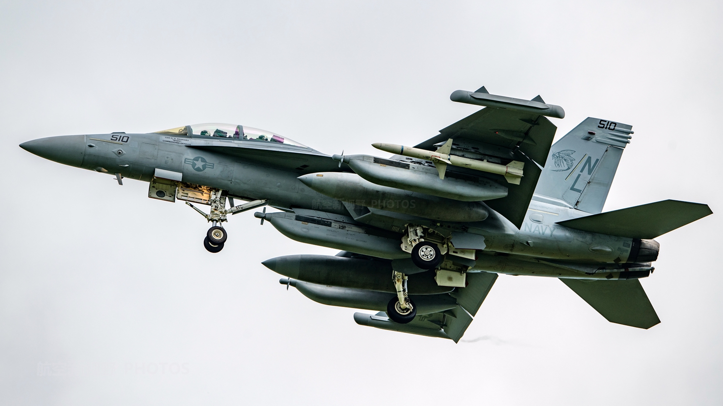 细品ea-18g咆哮者,细节做工精湛,美国海军航空母舰的独门武器