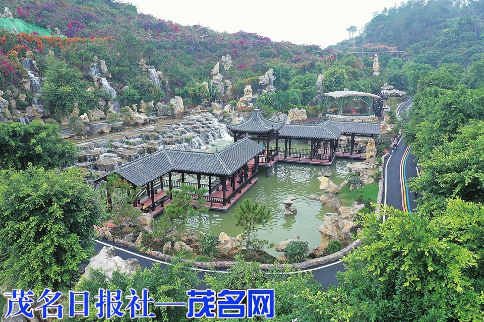 占地300余亩,高州岭南凤凰园开园,景色如诗如画