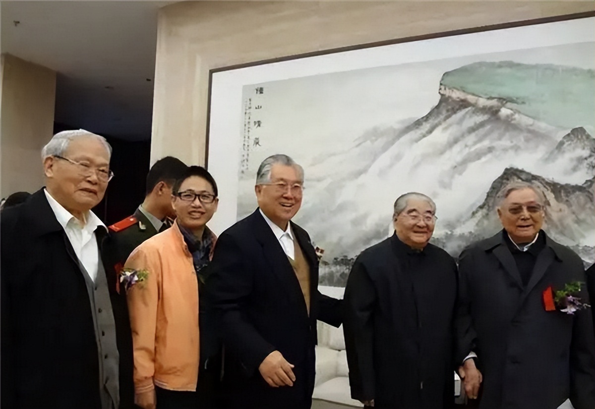 韩培信:曾主政苏州,扬州,后任江苏省委书记,政绩斐然,活97岁