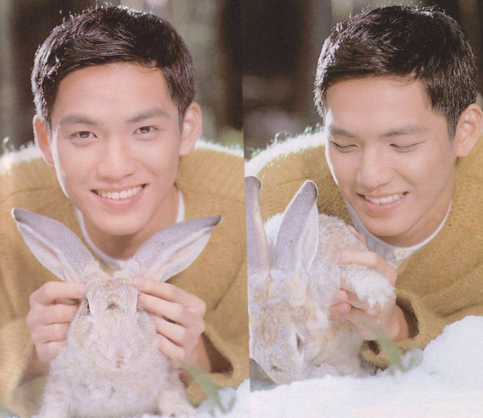 钟汉良现身菜市场,穿老头衫肚腩明显似大叔,被指又黑又胖老十岁