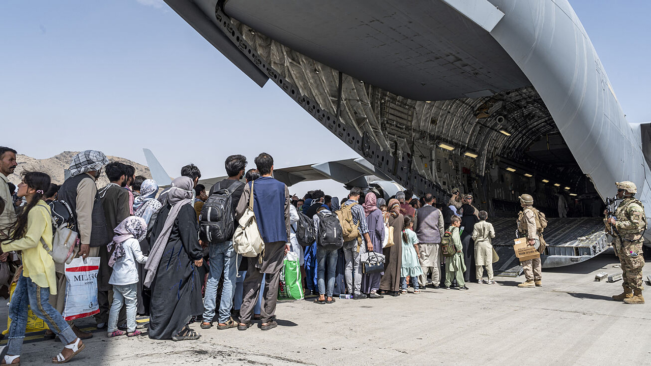 美国要延迟撤军?23日,阿富汗塔利班亮明态度:敢越红线后果自负