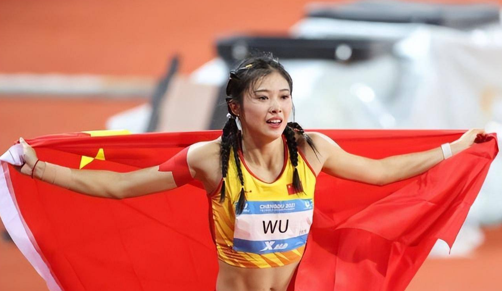 又美又飒的吴艳妮,凭高颜值火爆出圈,却因胳膊纹身惹争议