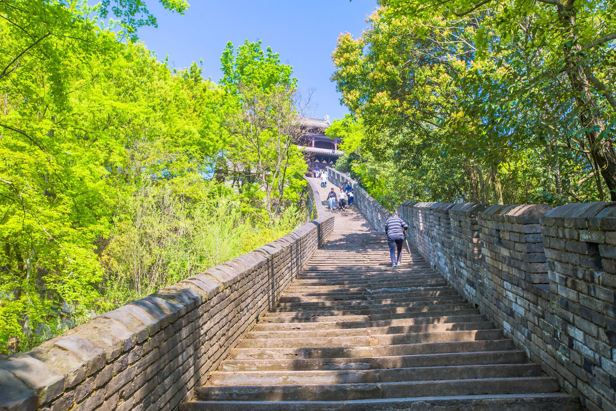 浙江台州有一座"江南长城",比八达岭还早一千年,俯瞰风景如画