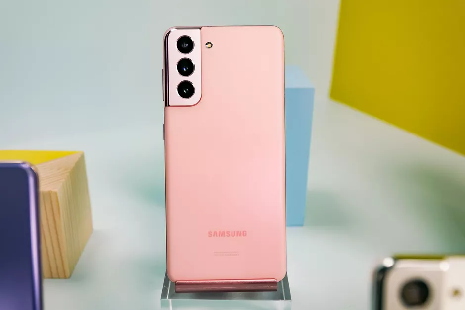 iPhone 12 mini对比三星S21，“差价”上千元，哪款更值得购买？