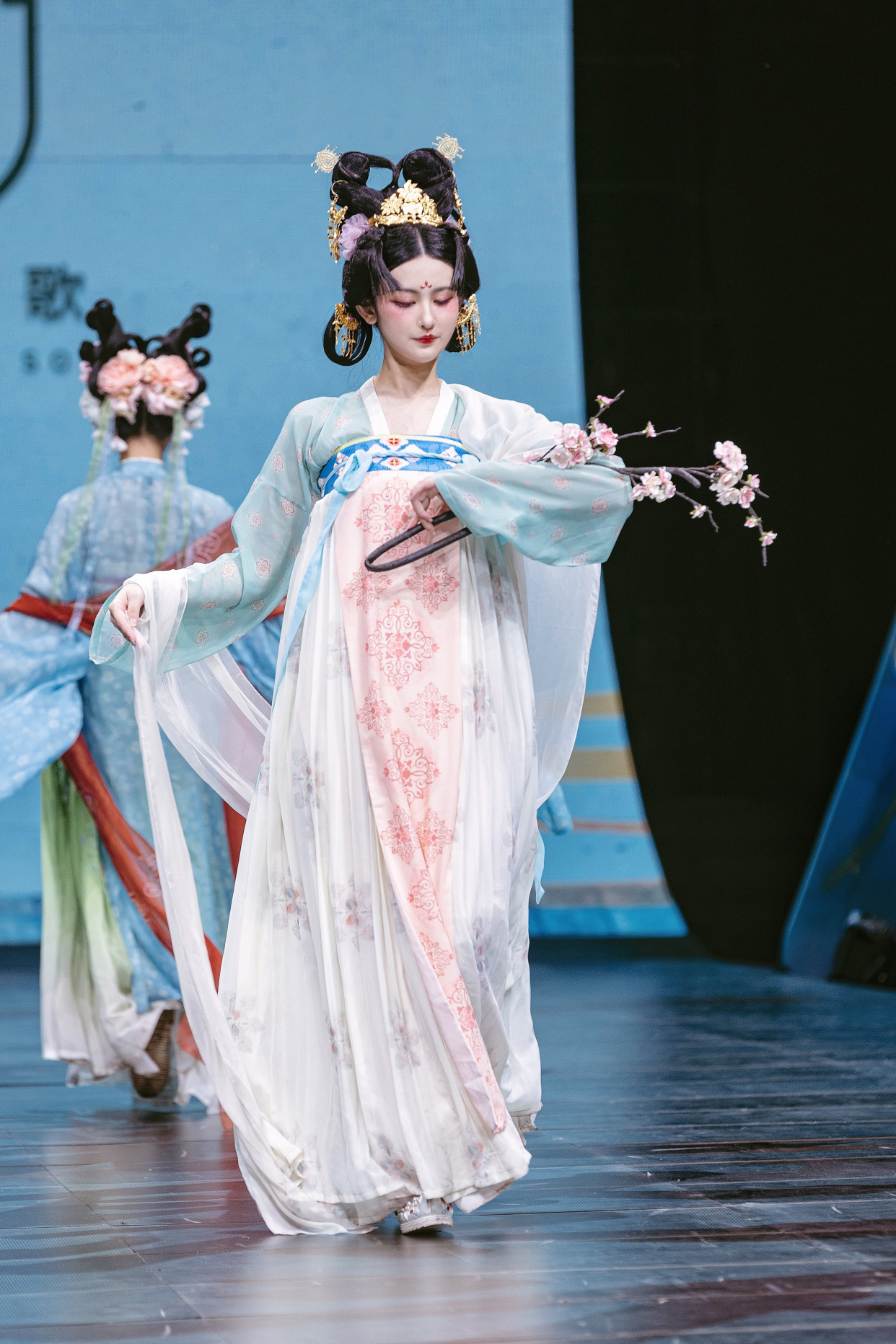 "桃花仙"汉服长什么样?不仅圈内人喜欢,圈外人看了也心动