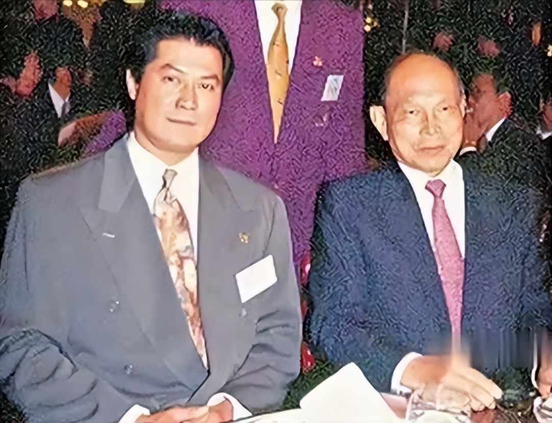 大骂刘銮雄,与霍英东平起平坐,邓光荣背后的大佬让赌王礼让三分