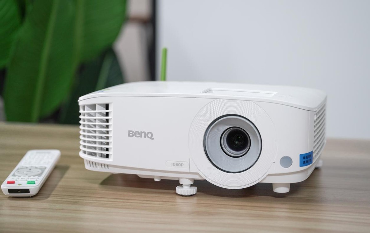 给会议室安上明基e580商务智能投影机,开会不再手忙脚乱