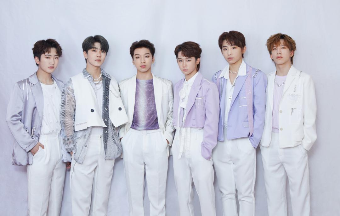 "8岁偶像团"被批:偶像养成的边界在哪儿?