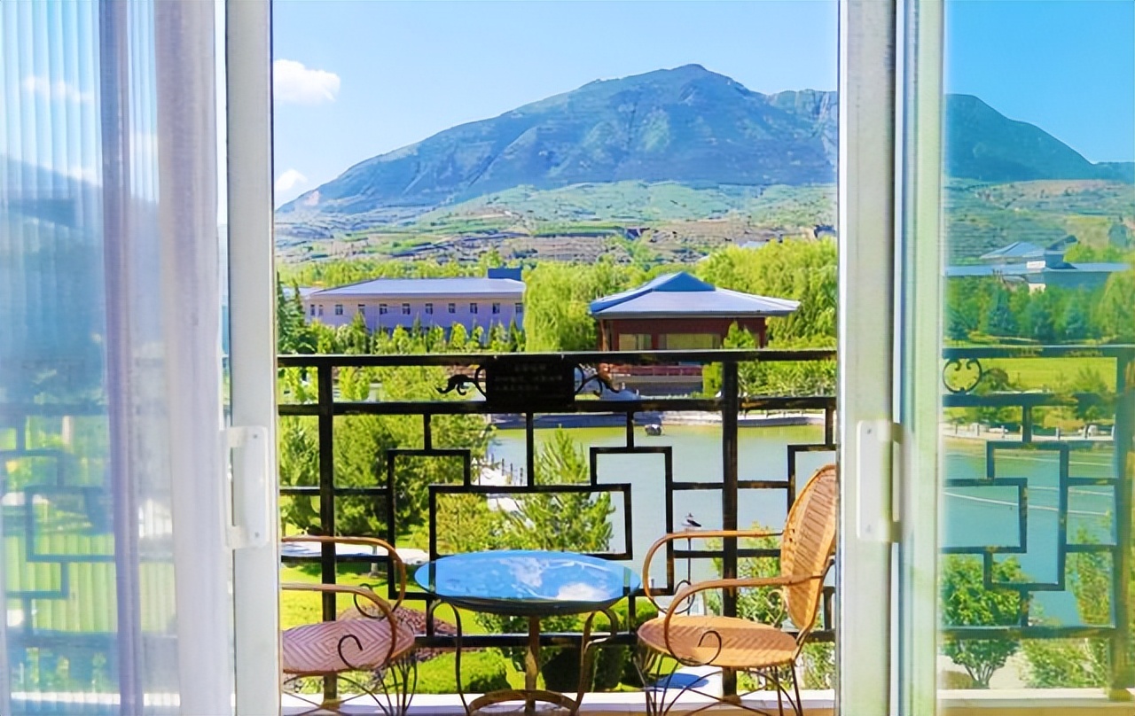 平凉广成大酒店,花园与果园同在