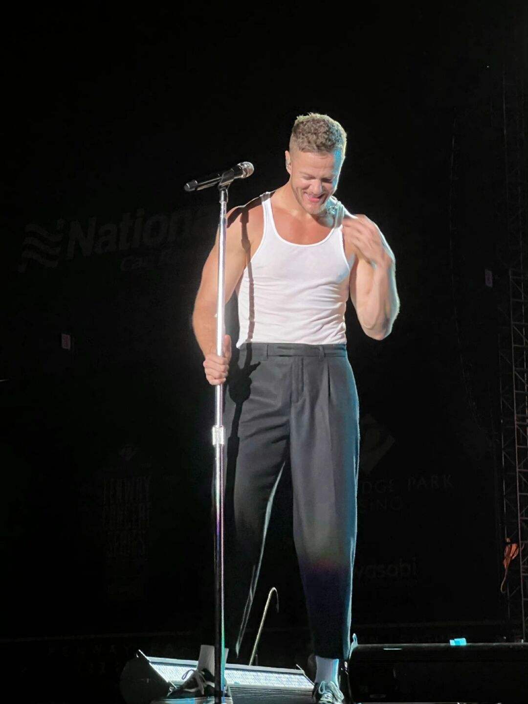 imagine dragons摇滚乐队主唱dan reynolds妻子正式宣布离婚