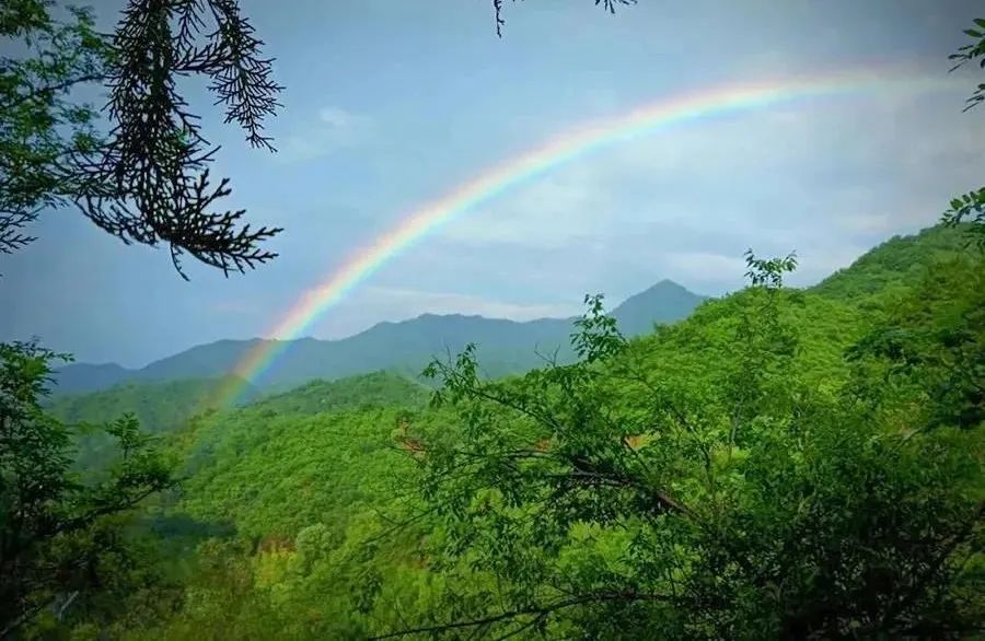 來存壁紙!看大雨過後懷柔青山蒼翠,長城雄偉