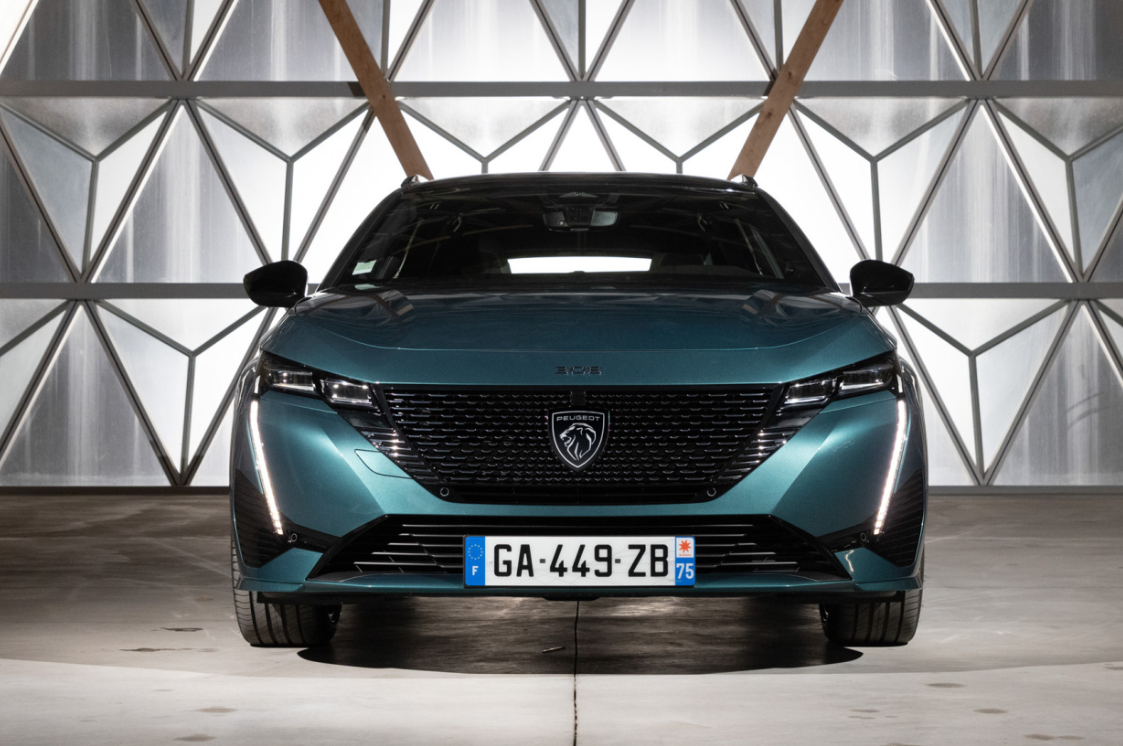 定位旅行车,整车造型时尚,全新标致308 sw国内实车曝光