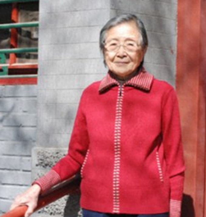 向警予牺牲后:遗体被偷埋在山坳里,前夫悲痛不已,儿女皆不简单