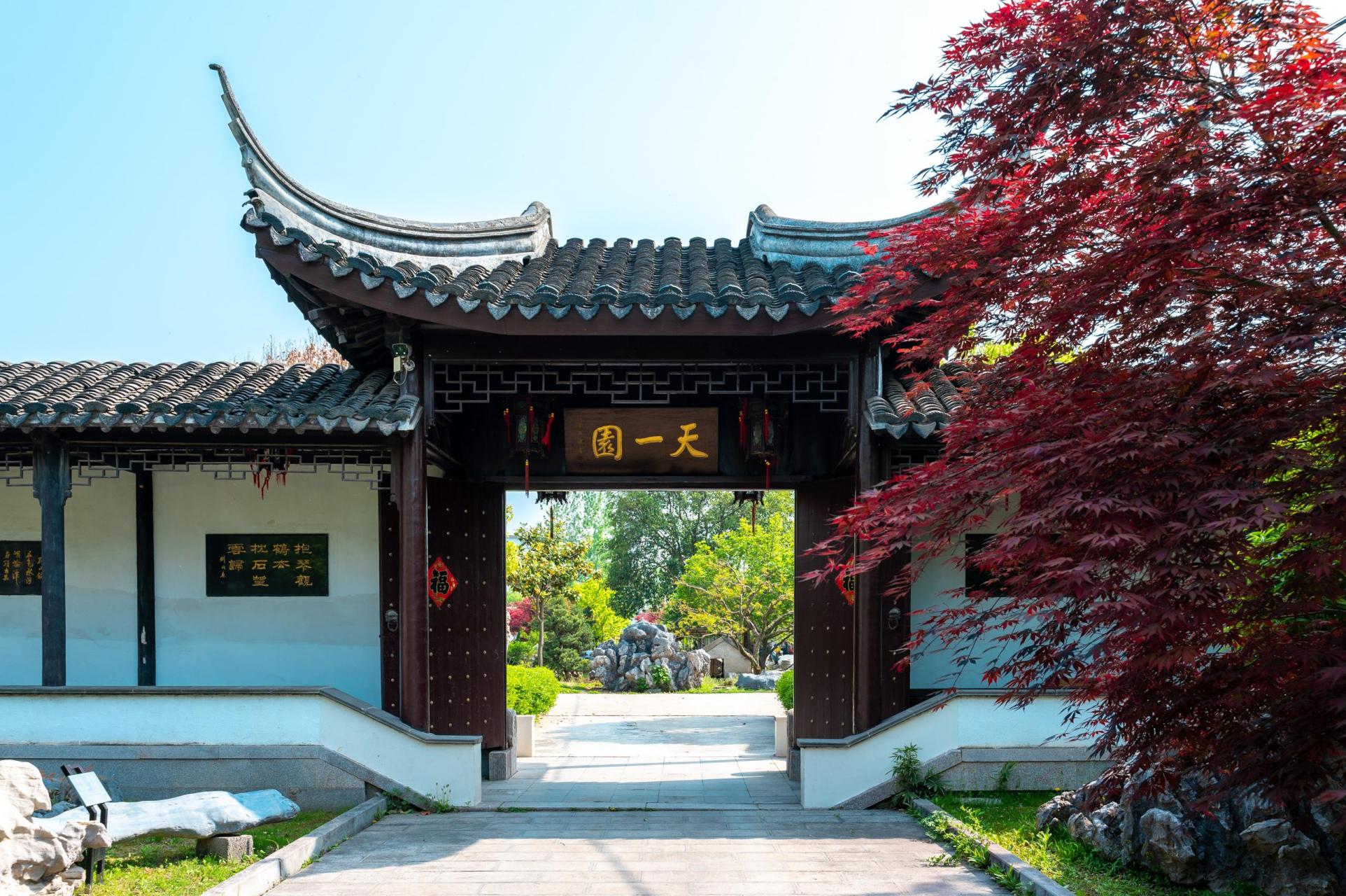 灵璧县位于安徽省东北部,是一个充满奇石美景的地方,被誉为"奇石之乡"