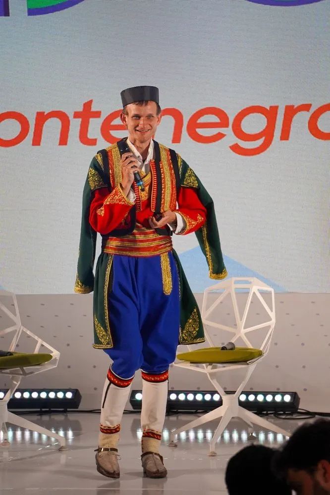 v神遭网络抵制,竟然不和中国人合照?