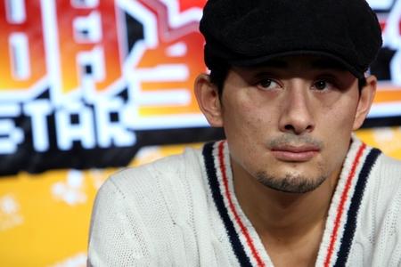 51岁阿宝被曝近况凄惨,家中内景显寒酸,碗盆霉菌油渍脏乱不堪