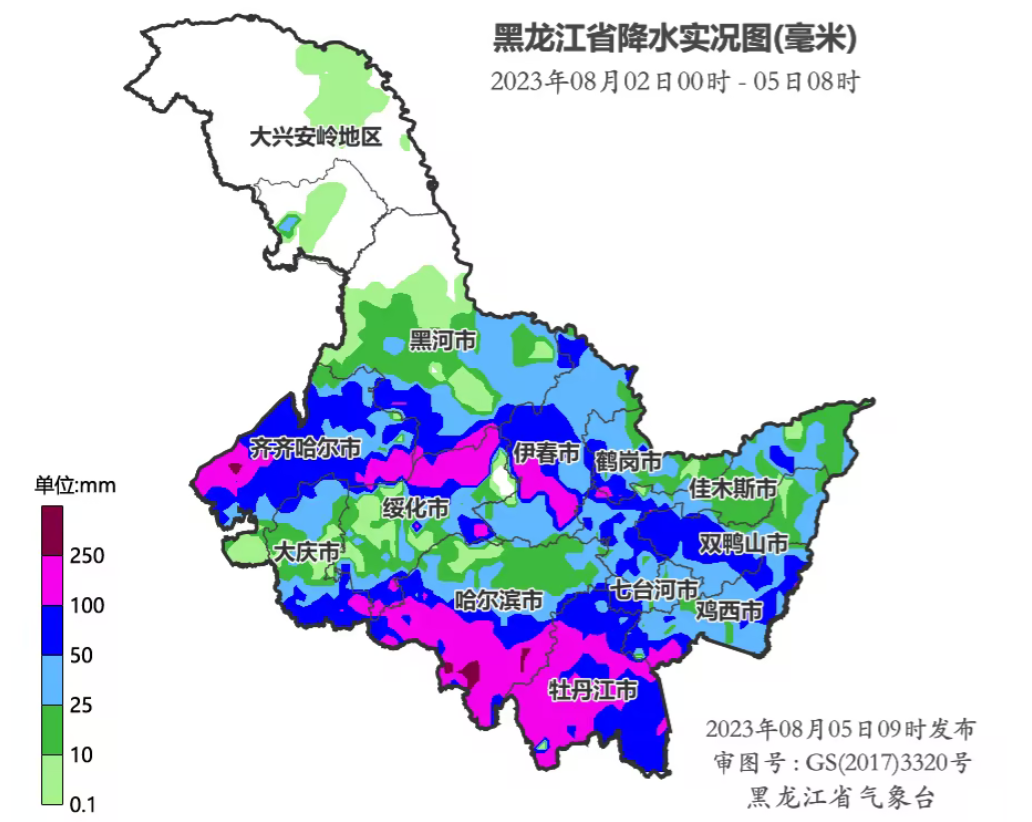 面對黑龍江的滔滔洪水,佳木斯不得不建的方艙醫院,顯得尤其魔幻