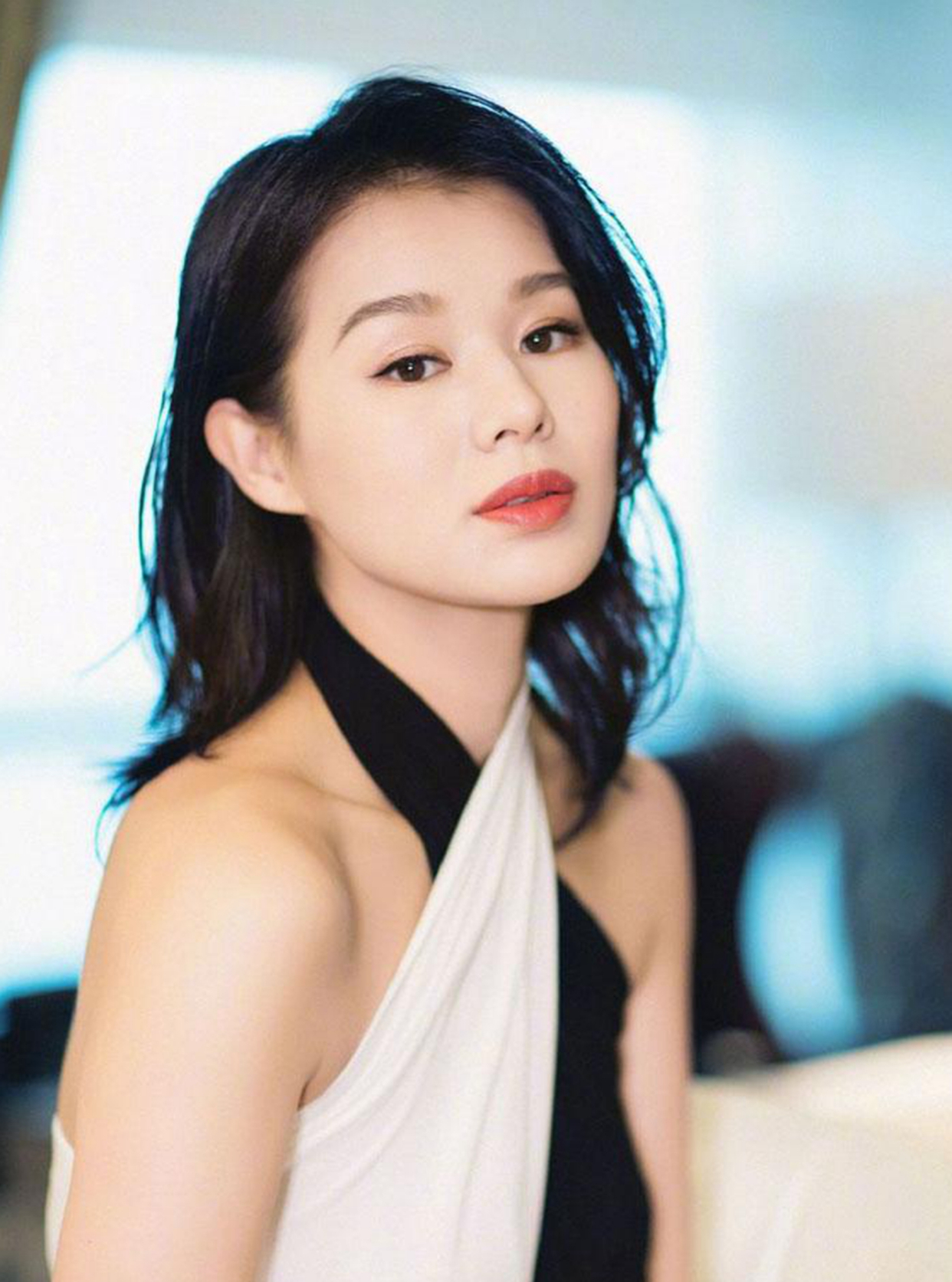 "丑"港姐胡杏儿:为戏增肥40斤,苦恋黄宗泽8年,最终另嫁他人