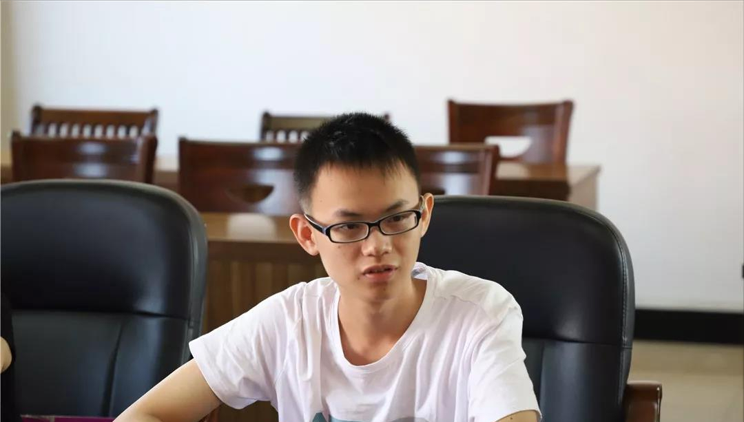 回顾寒门状元邝永胜,高考671分进清华,电子厂打工挣学费